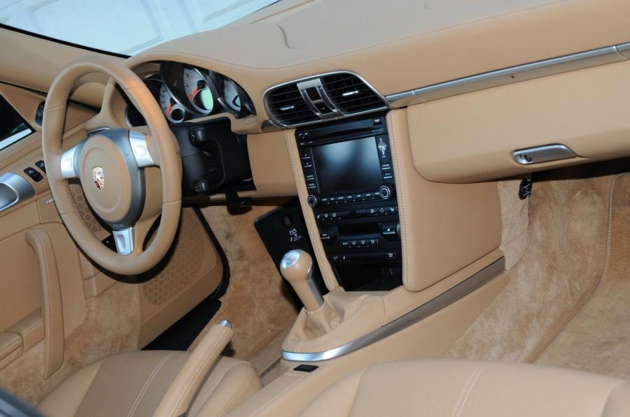  Porsche 911 Carrera 4S 2009 года  (фото 29 из 63)
